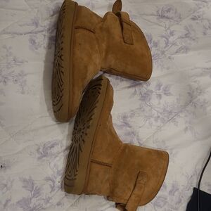 UGG Chestnut Winter Boots
